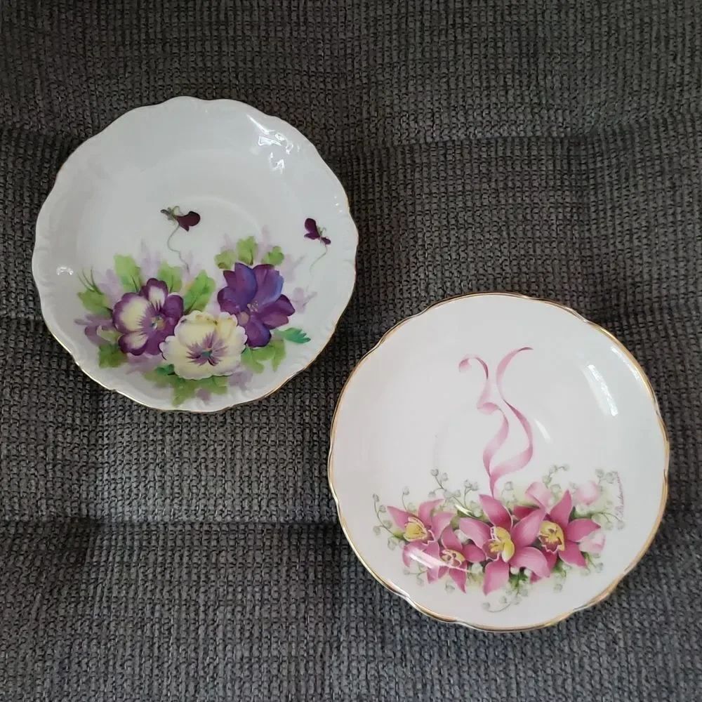 Pair of Vintage Small Decorative Floral Plates 5.75"